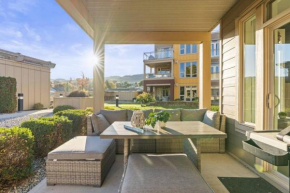 Stunning Lakeside Condo 2BR Pool Hot Tub and Beach Vernon